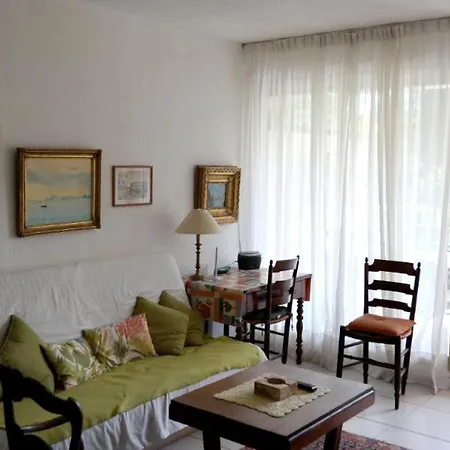 Avenue General Leclerc Apartman *